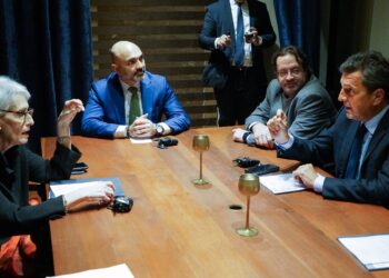 Massa se reunió con Wendy Sherman, la funcionaria designada por Biden como enlace