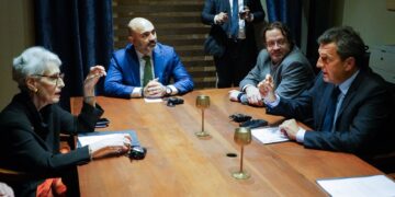 Massa se reunió con Wendy Sherman, la funcionaria designada por Biden como enlace