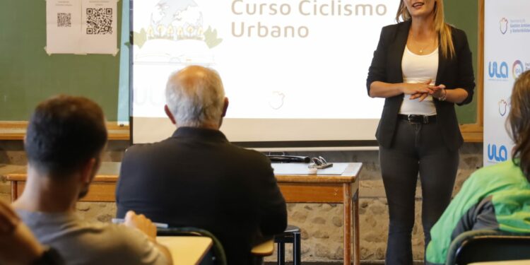 Arrancó el programa de aprendizaje sobre ciclismo urbano en la Universidad Libre del Ambiente