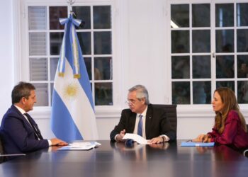 El Gobierno dispuso un aumento del 35% para la Tarjeta Alimentar