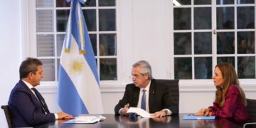 El Gobierno dispuso un aumento del 35% para la Tarjeta Alimentar