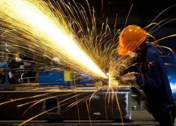 Metalúrgicos acordaron una recomposición del 18% para el trimestre abril-junio