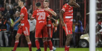River le ganó a Huracán y se afirma como líder