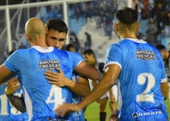 Racing recibe al puntero