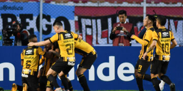 River cayó en su debut ante The Strongest