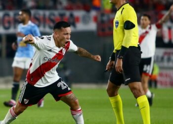 River venció a Sporting Cristal con uno menos y logró su primer triunfo