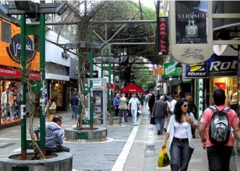 Las ventas minoristas cayeron 3,5% en marzo