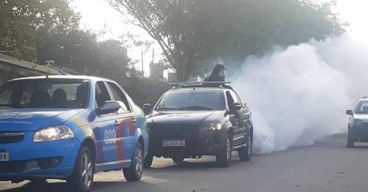 Fumigación y medidas de concientización en Córdoba contra el avance del dengue