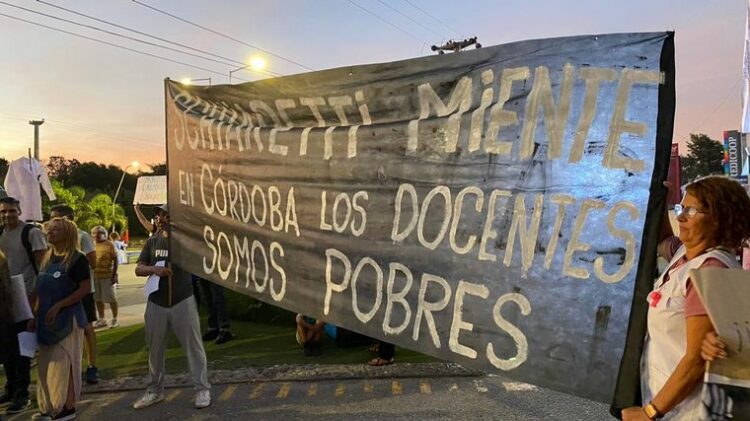 Los docentes autoconvocados cuestionan el acuerdo paritario