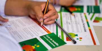 Presentan 7.000 becas para que jóvenes de todo el país accedan a formación en educación financiera