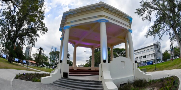 Transformado, quedó reinaugurado el centenario parque Las Heras-Elisa