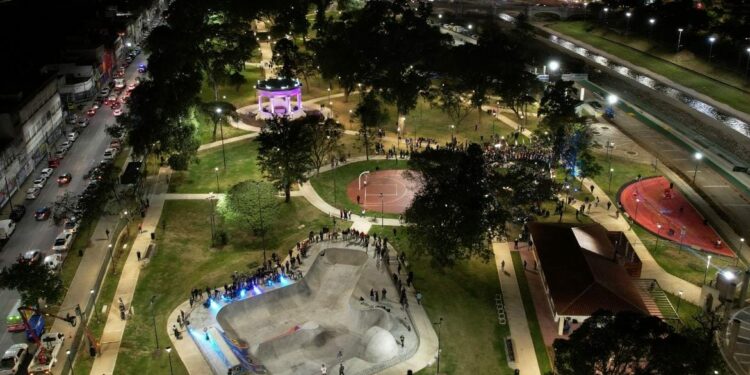 Transformado, quedó reinaugurado el centenario parque Las Heras-Elisa