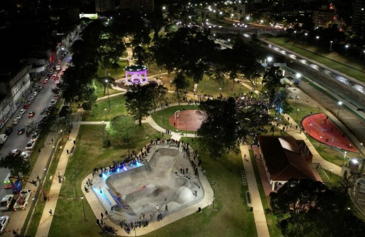 Transformado, quedó reinaugurado el centenario parque Las Heras-Elisa