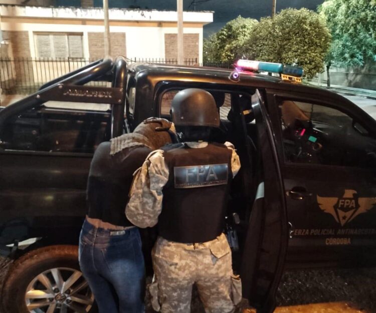 Desbarataron un “kiosco” de drogas a pocos metros del Club Sargento Cabral Desbarataron un “kiosco” de drogas a pocos metros del Club Sargento Cabral