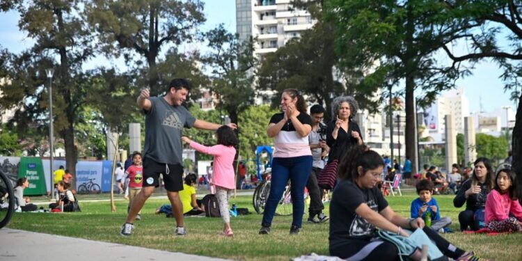 El Parque Las Heras-Elisa se encuentra con su historia: Llaryora inauguró las obras de recuperación del centenario espacio verde