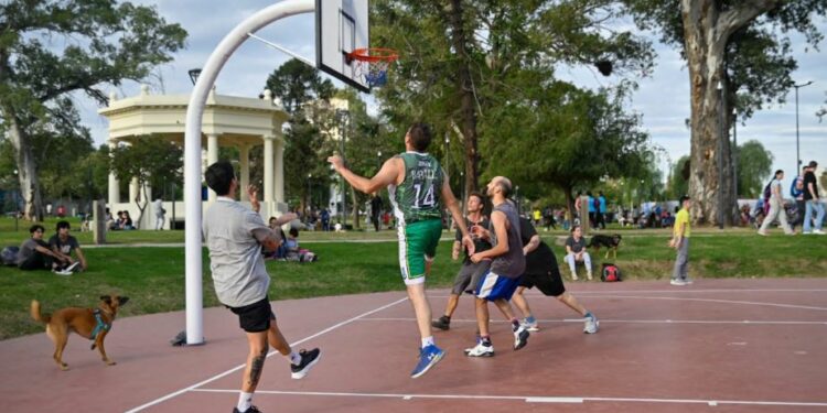 El Parque Las Heras-Elisa se encuentra con su historia: Llaryora inauguró las obras de recuperación del centenario espacio verde