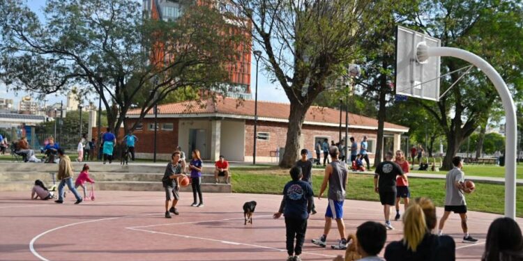 El Parque Las Heras-Elisa se encuentra con su historia: Llaryora inauguró las obras de recuperación del centenario espacio verde