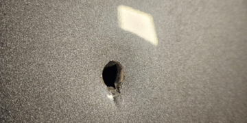 Un conductor denunció que le dispararon a su vehículo para robarle en el área del Tropezón