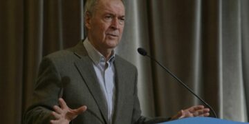 Schiaretti buscará cerrar un pronto acuerdo salarial