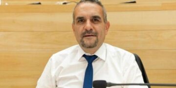 Suspenderán a un legislador que fue denunciado por violencia familiar