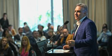 Llaryora se comprometió a impulsar un gobierno “previsible y con certezas”