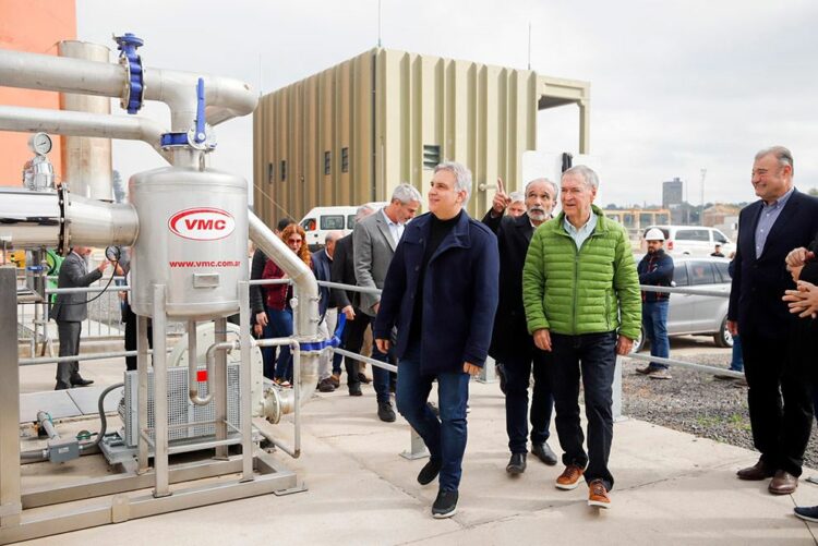 Schiaretti y Llaryora habilitaron una planta que generará energía a partir de residuos cloacales