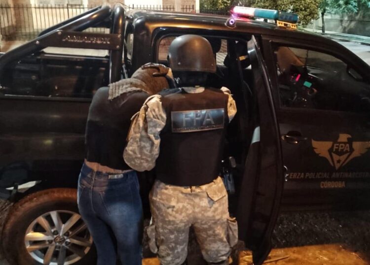 Detuvieron  a una narco con pedido de captura en barrio Liceo Segunda sección
