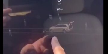 Activó el radar de su auto frente a un cementerio y detectó decenas de “presencias” cercanas