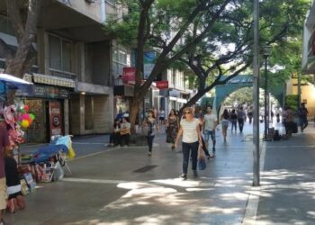 Las ventas minoristas cayeron 3,5% en marzo