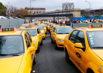 Taxistas de Córdoba se movilizan hoy por la inseguridad y la competencia que suponen otras aplicaciones