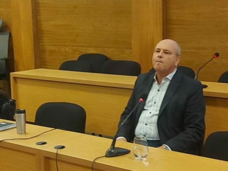 El ex funcionario también fue impedido de ocupar cargos públicos por seis años.