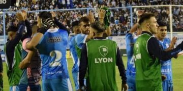 Racing piensa en el líder