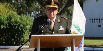 Destituyeron a un general por reivindicar a represores de la dictadura