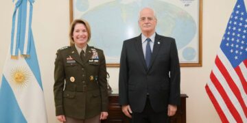 Taiana recibió a la jefa del Comando Sur de EE.UU.