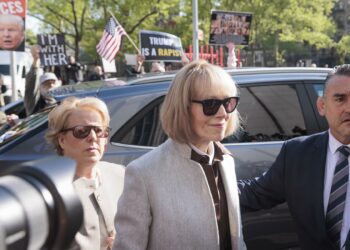 «Trump me violó», ratificó la periodista que llevó al expresidente a juicio