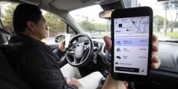 Uber se expande en un mercado laboral exigente y mal pago