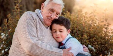 Un extraño «igual» a su abuelo muerto se le acercó y le dijo algo que lo estremeció