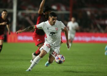 Instituto gritó una agónica victoria frente a Colón