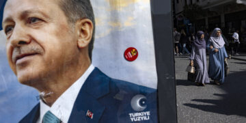 Turquía vota en una segunda vuelta para elegir a su presidente y Erdogan vuelve a ser el favorito
