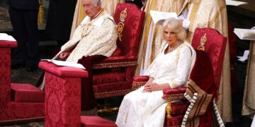 En una ceremonia histórica para el Reino Unido, el rey Carlos III y su esposa fueron coronados