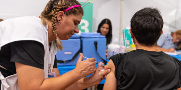 Una por una, cuáles son las vacunas que deben aplicarse previo al invierno