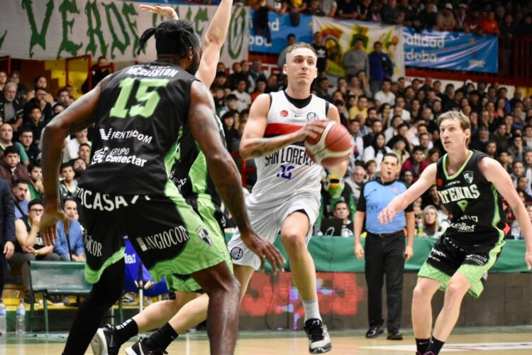 Atenas se hizo fuerte de local, derrotó a San Lorenzo y pelea por la permanencia