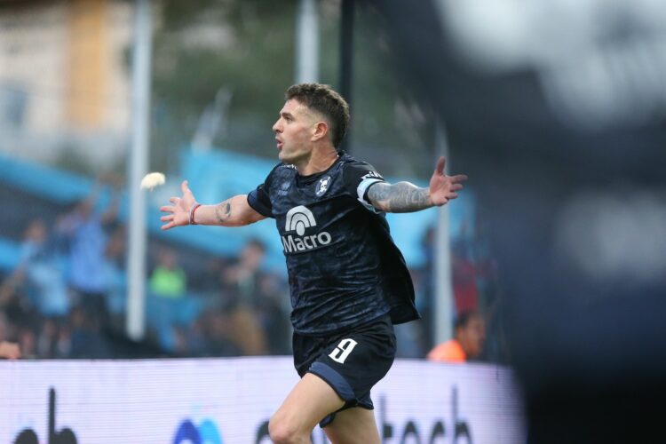 Belgrano le ganó a Atlético Tucumán y se acercó a la cima del torneo