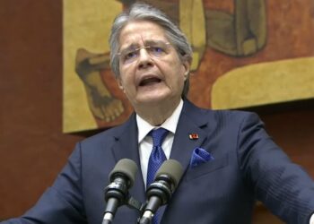 El presidente ecuatoriano disuelve el Parlamento y pide el adelantamiento de las elecciones