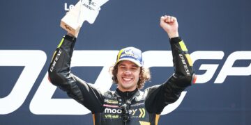 Bezzecchi festejó en Le Mans