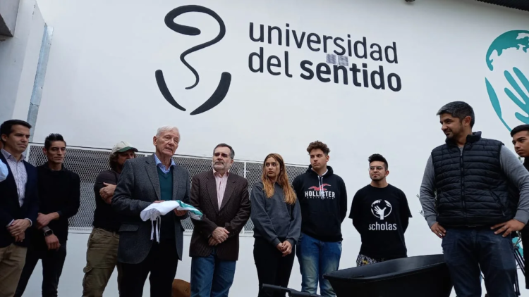 Ya comenzó a funcionar en Córdoba la Universidad del Sentido