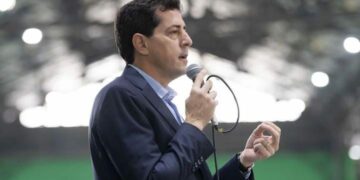 Repudian los comentarios discriminativos del periodista Levinas contra De Pedro