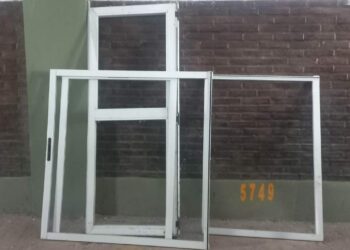 Detienen a dos hombres mientras se robaban las ventanas del Municipio de Villa Dolores