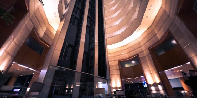 DJs de música electrónica harán vibrar el Hotel Quinto Centenario en un evento sin precedentes