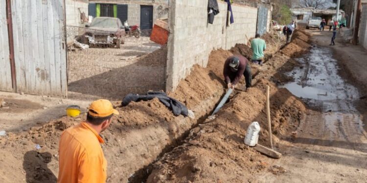 Más de 70 familias del asentamiento El Bordo accederán al agua potable